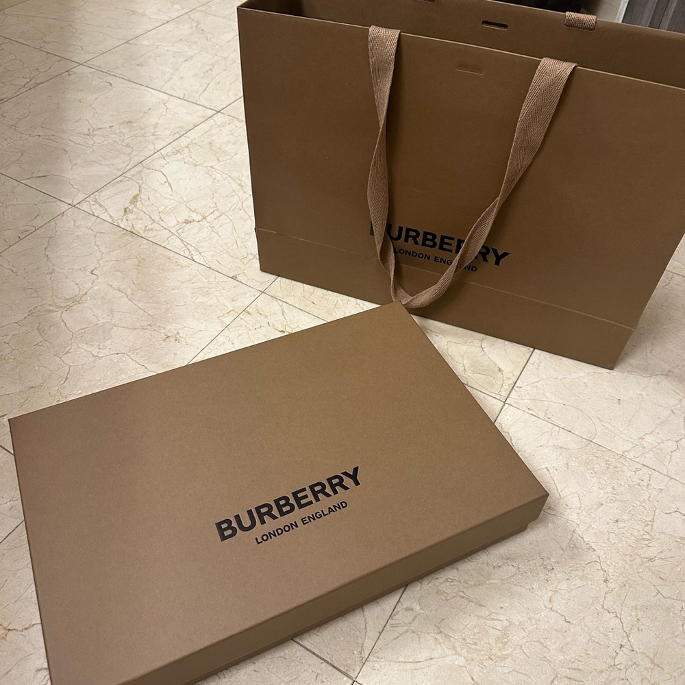 Burberry gift box and shopping bag